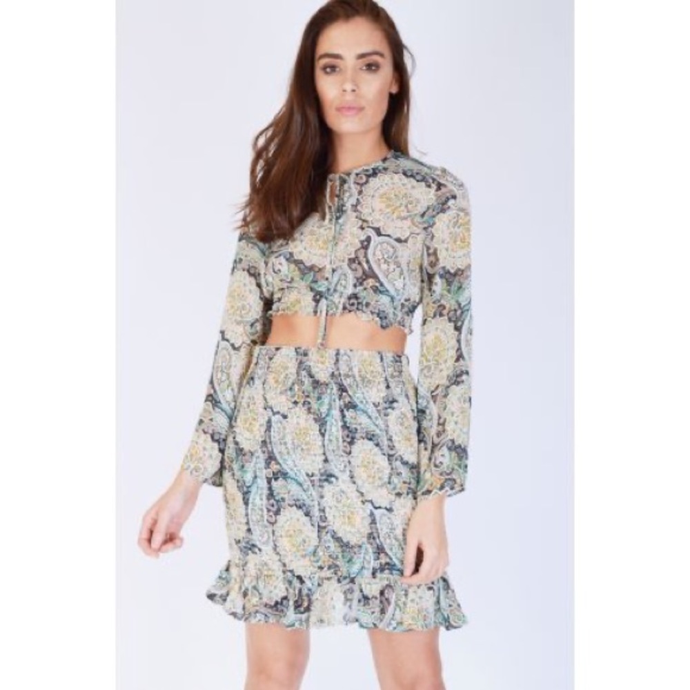 WYLDR Bell Sleeve Crop Top with Banded Bottom